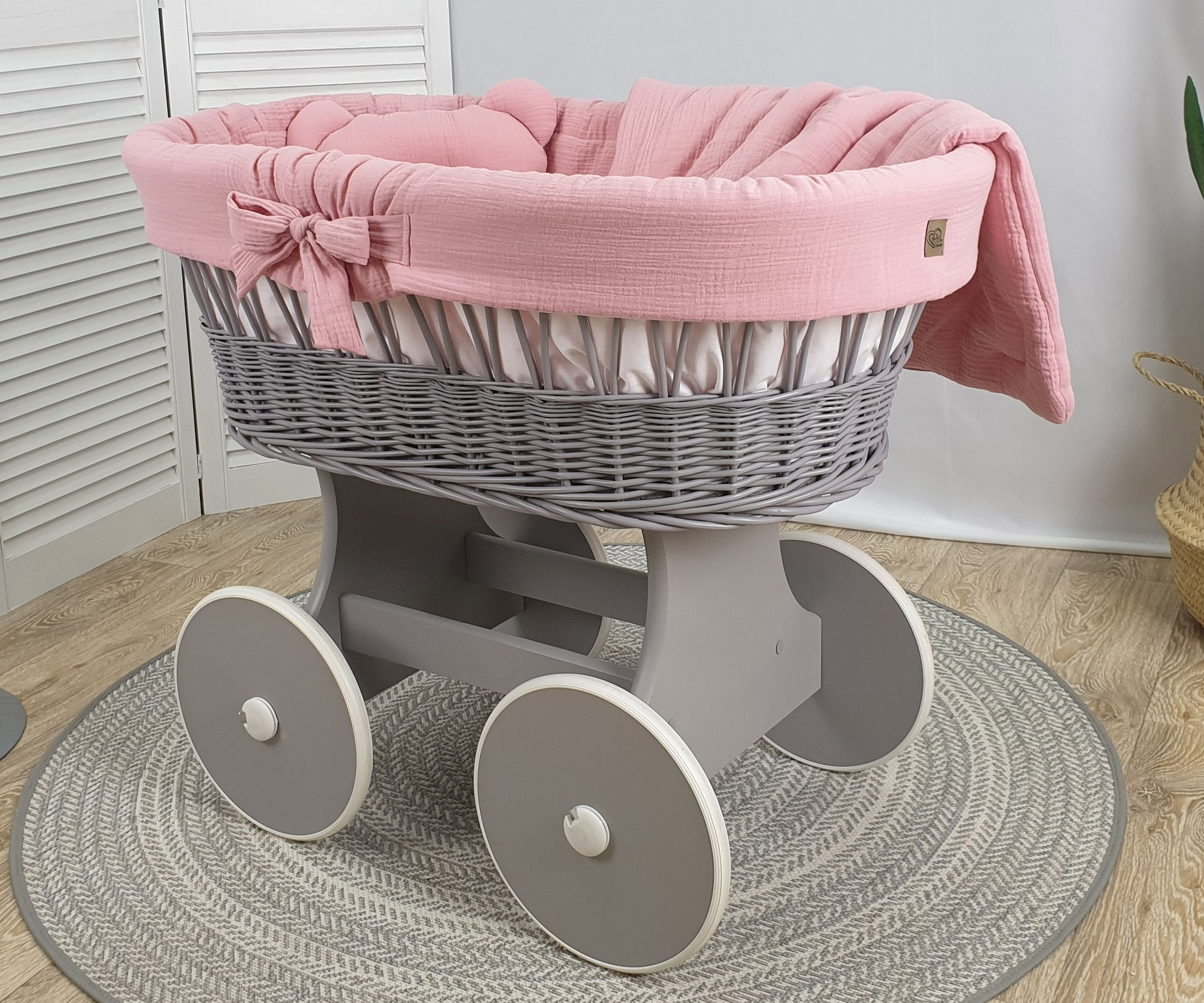 Stubenwagen ohne Himmel mit Bettwäsche Set Puderrosa Musselin Serie GPRKO-MUS