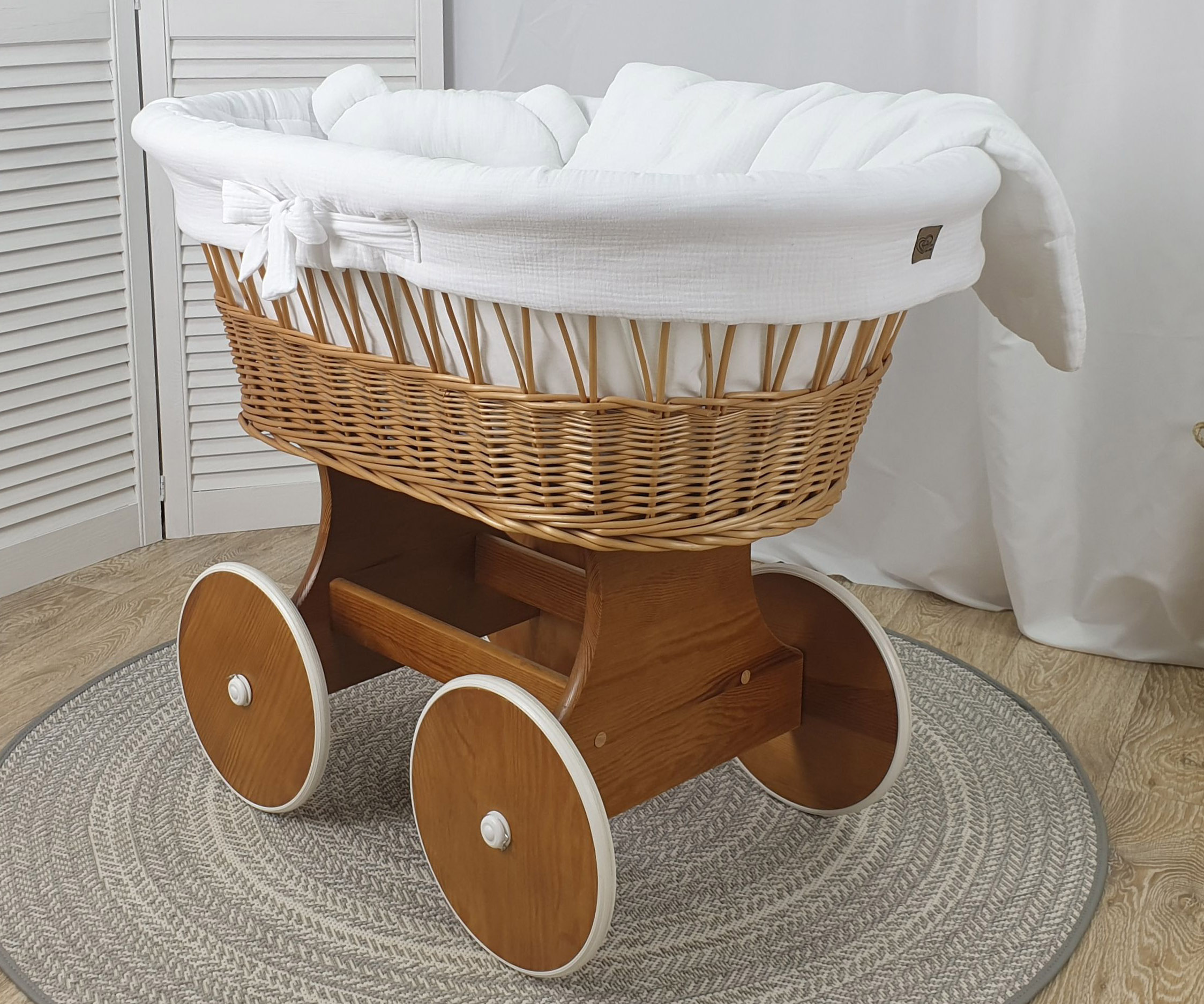 Stubenwagen ohne Himmel mit Bettwäsche Set Weiß Musselin Serie NBIKO-MUS